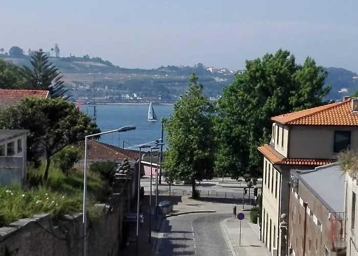 Hipster's Dream By The River *