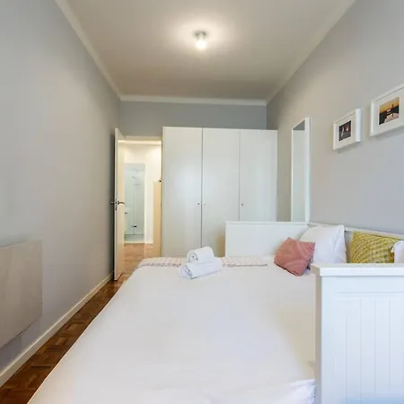 Hipster's Dream By The River 아파트 *